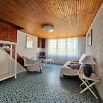 Charmante Maison Vendéenne à 350m De La Avec Cour Ens. Et Parking - Fr-1-476-180 *
