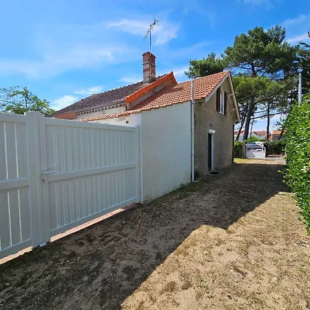 Charmante Maison Vendéenne à 350m De La Avec Cour Ens. Et Parking - Fr-1-476-180 Casa vacanze