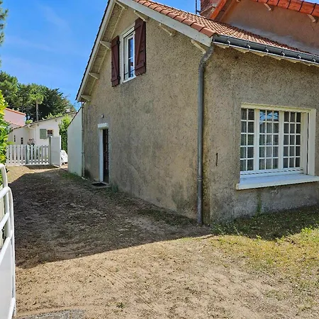 Charmante Maison Vendeenne A 350m De La Avec Cour Ens. Et Parking - Fr-1-476-180