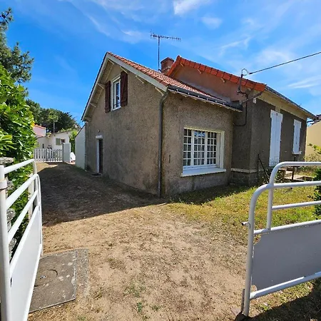 Charmante Maison Vendéenne à 350m De La Avec Cour Ens. Et Parking - Fr-1-476-180 La Faute-sur-Mer