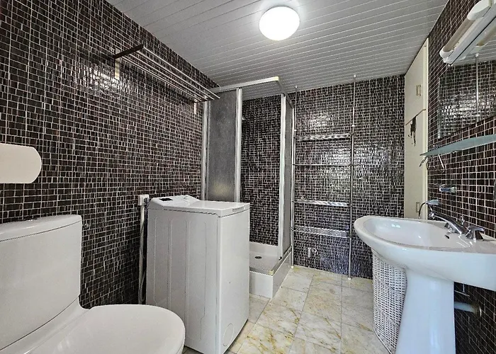 Charmante Maison Vendéenne à 350m De La Avec Cour Ens. Et Parking - Fr-1-476-180 * La Faute-sur-Mer