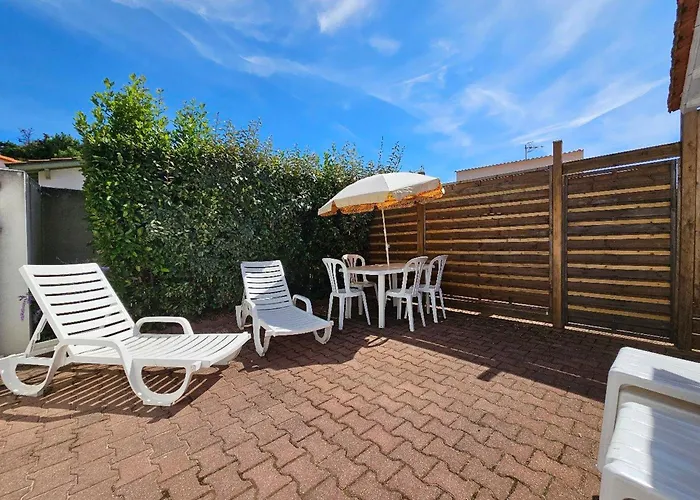 Casa vacanze Charmante Maison Vendéenne à 350m De La Avec Cour Ens. Et Parking - Fr-1-476-180 La Faute-sur-Mer